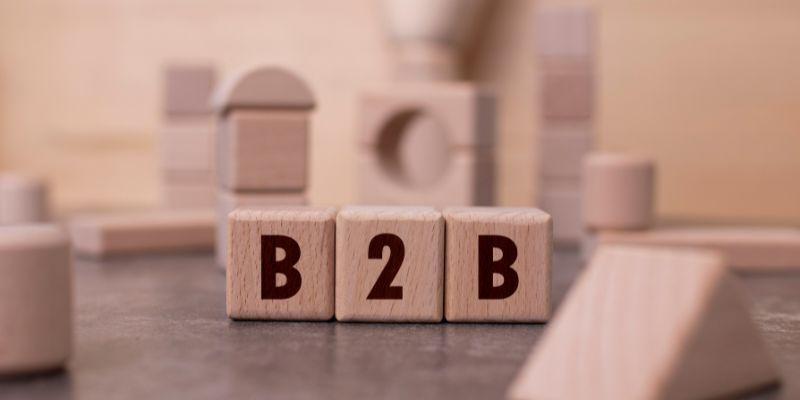 Wooden-blocks-showing-b2b-customer-service